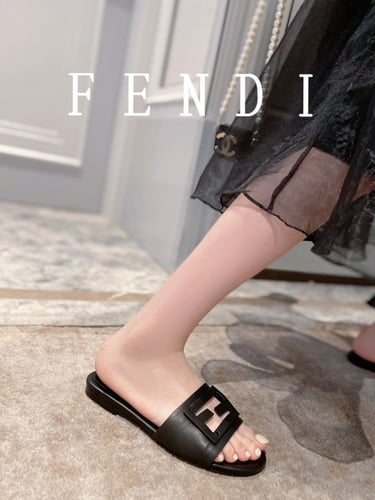 Fendi slippers