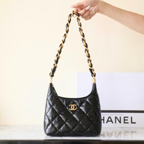 Chanel mini bag black