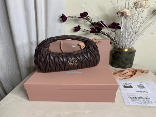 Miu Miu 23cm