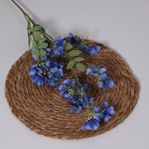 غصن بزهور ازرق غامق