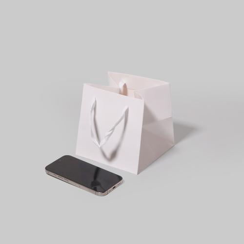 أكياس مربعة مقاس 2 ابيض ( 12 كيس )