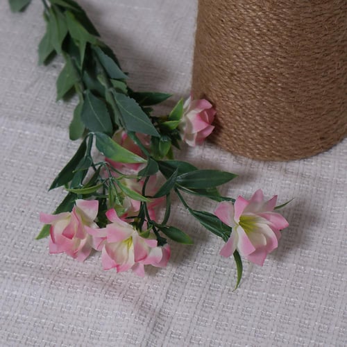 غصن زهور وردي