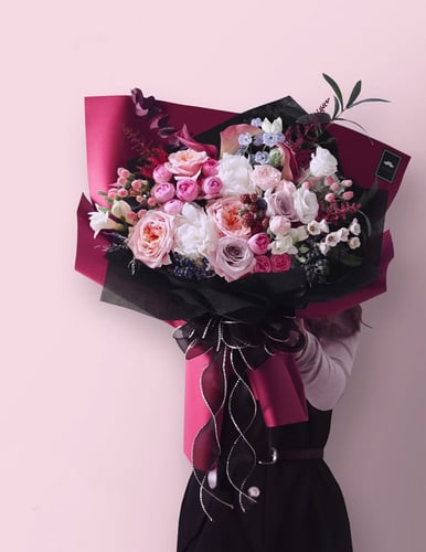 رول ورقي اوف وايت