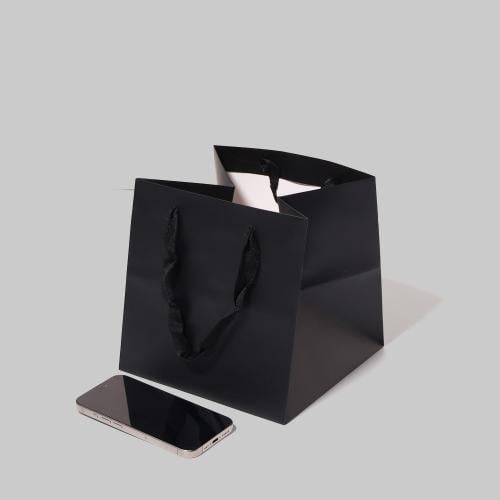 أكياس مربعة مقاس 3 اسود ( 12 كيس )