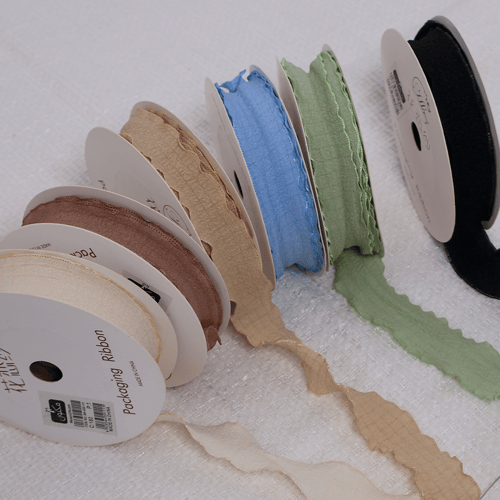 شرائط قماش وسط اخضر