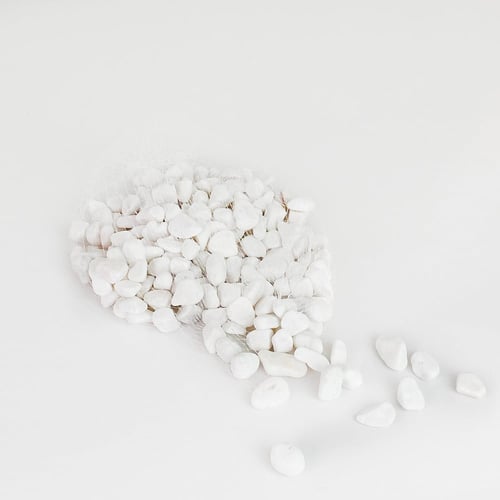 حجر زينة ابيض كبير