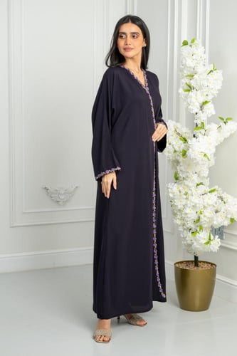 عباية كريب نواعم مطرز لون لافندر قصة كلوش