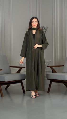 عبايه لون زيتي قماش نواعم مع تدخيلات جاكار
