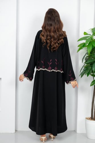 عبايه كريب ملكي مطرز باللون العودي