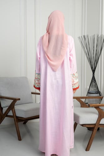 عباية لنن طبيعي لون وردي تطريز الوان ف الاكمام