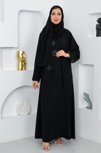 عباية سوداء مطرزة ربع كلوش شيفون بطابع خليجي راقي
