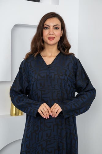 عبايه باللون كحلي كلوش