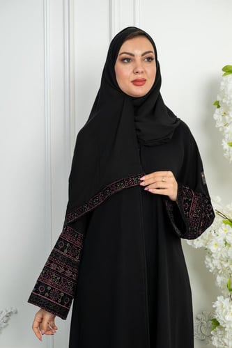 عبايه كريب ملكي ب اكمام مطرزه