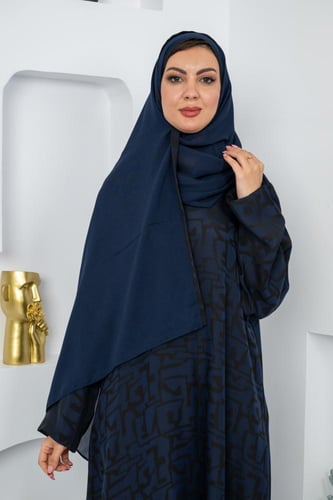 عبايه باللون كحلي كلوش