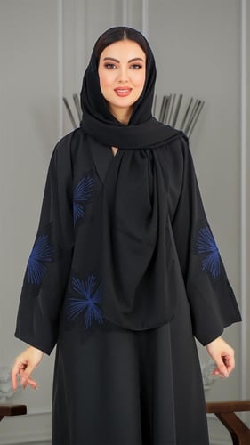 عباية ملكي كلوش مطرز ازرق بقصة بياقه