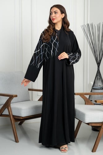 كريب اسود مطرز بدرجات الرمادي