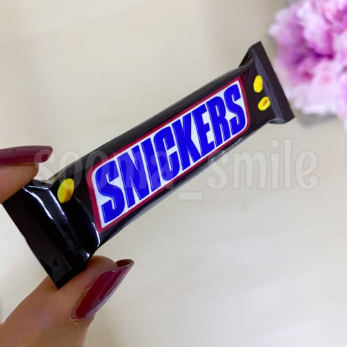 مغناطيس شوكولاتة سنيكرز