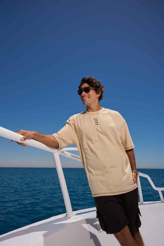 Oversize beige t-shirt