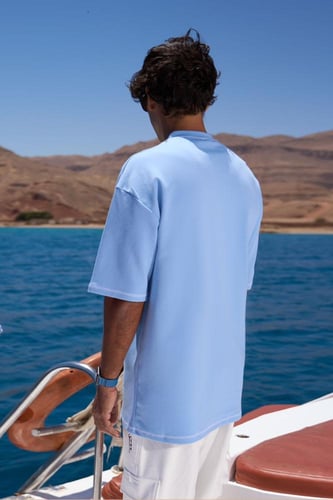 Oversize cyan t-shirt