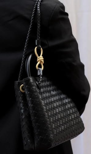 انديامو صغير اسود