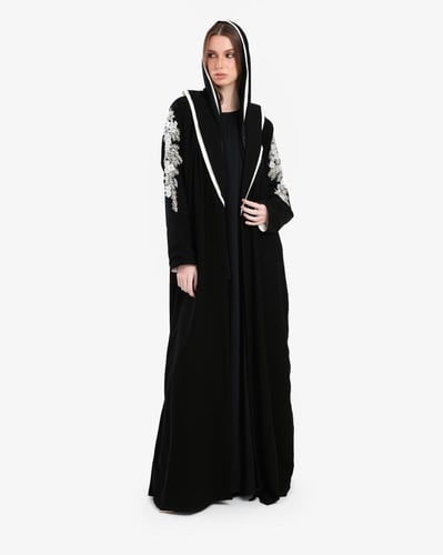 L020- عباية كريب تطريز