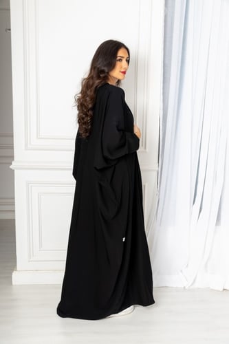 L040 - عباية كريب أسود - نصف بشت .