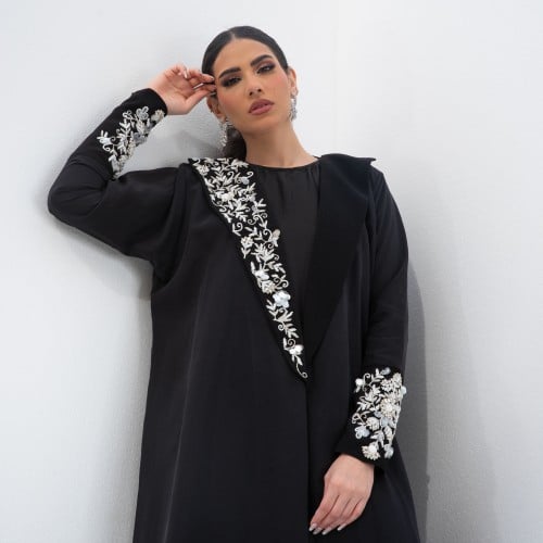 L114-عباية حرير مغسول أسود تطريز