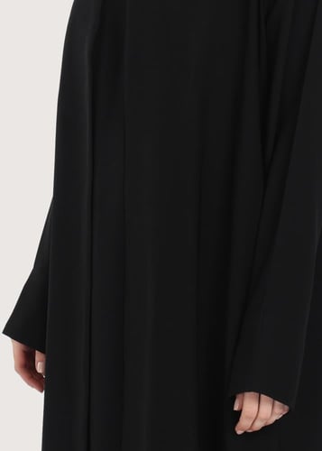 L234 - عباية كريب أسود