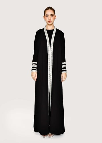 L309 - كريب تطريز فضي