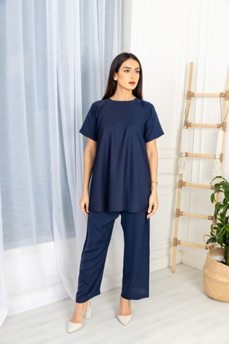 طقم داخلي للعباية بلوزة وبنطلون قماش كريب لون كحلي