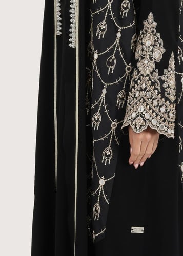 L269 - كريب تطريز ذهبي