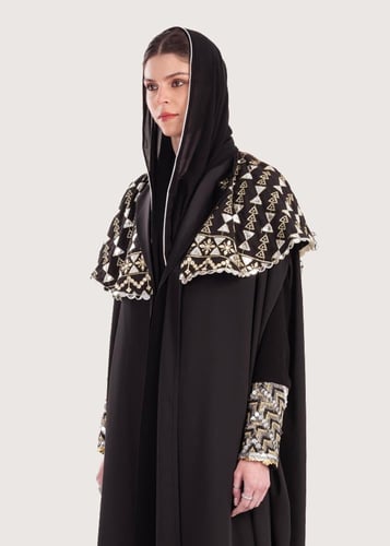 L198 - عباية قطعتين تطريز