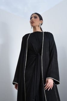 L104 - عباية مع فستان حرير مغسول أسود - تطريز كرست...