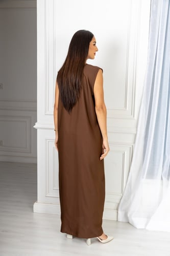 فستان داخلي تحت العباية قماش كريب لون بني