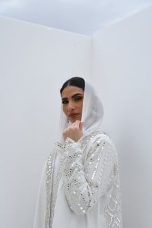 L109-عباية كريب مع قماش مرايات