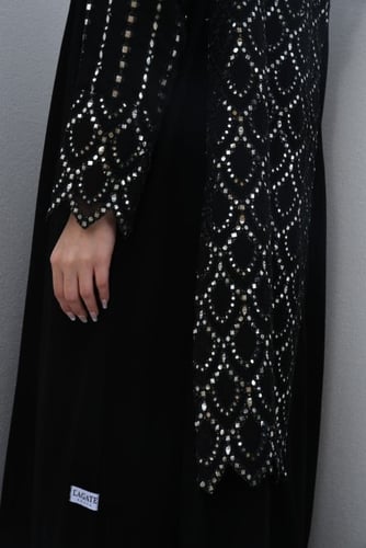 L108-عباية كريب مع قماش مرايات