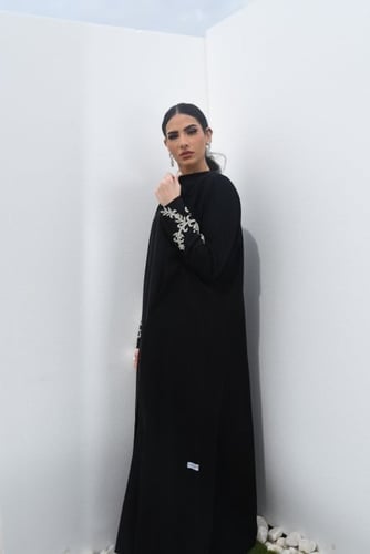 L096- عباية حرير مغسول و كريب