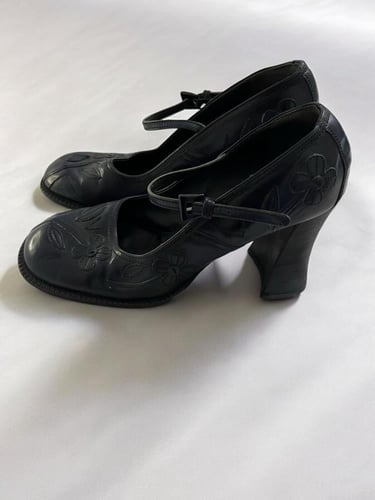 Prada Floral Embroidered Mary Jane Pumps Size:38 1...