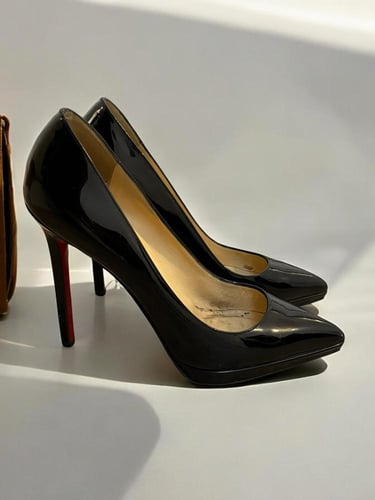 Christian Louboutin Black Patent Leather Pigalle P...