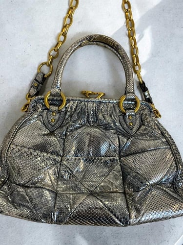 Marc Jacobs Metallic Grey Quilted Leather Stam Sat...