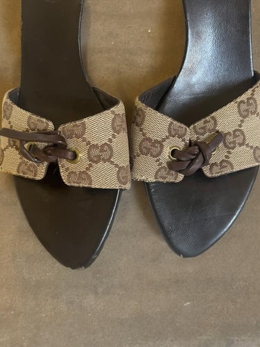 ‏Gucci Beige Guccissima Canvas Knotted Bow Mules S...