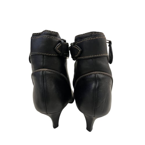 Burberry Ankle Bootie Boot Kitten Heel Zip Brown N...