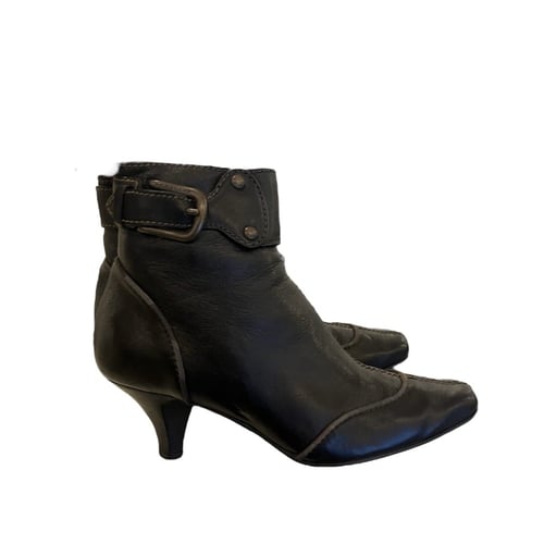 Burberry Ankle Bootie Boot Kitten Heel Zip Brown N...