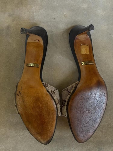 ‏Gucci Beige Guccissima Canvas Knotted Bow Mules S...