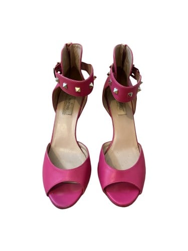 Valentino Rockstud leather sandals in hot pink