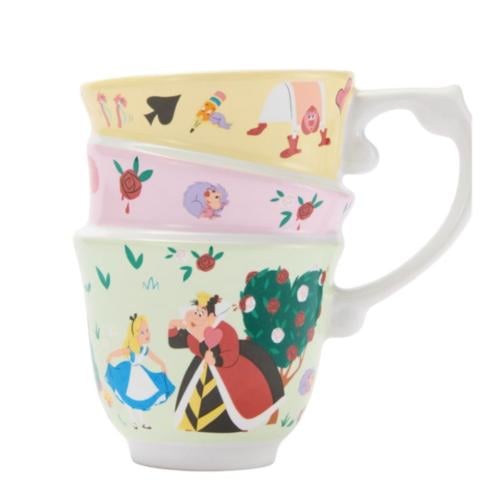 كوب اليس في بلاد العجائب