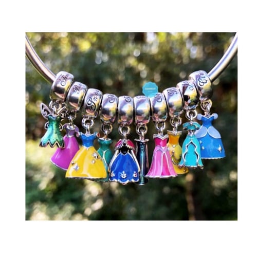 تعليقة فستان اورورا