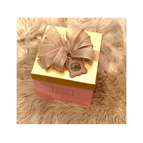 تغليف هدايا ( بوكس ابيض ) شرايط ملونة