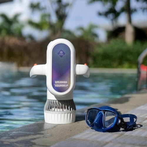 سكوتر Hagul للغوص تحت الماء باللون الابيض