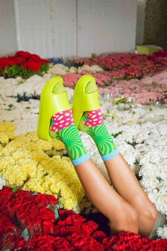 إي إم إس، جوارب، فطر سحري